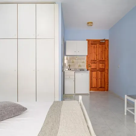 Apart-hotel Jovanna In The Nature With Pool! Mousata