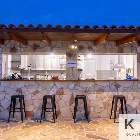 Jovanna In The Nature With Pool! Aparthotel Mousata