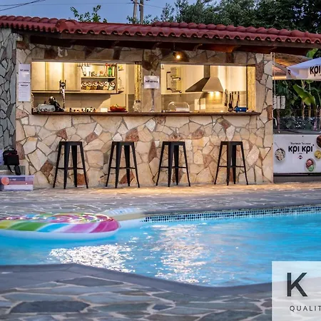 Jovanna In The Nature With Pool! Mousata