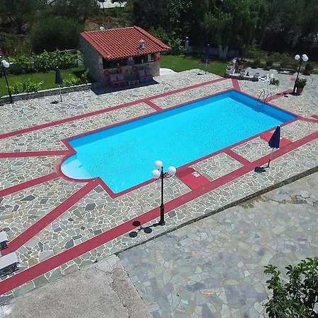 Jovanna In The Nature With Pool! Mousata
